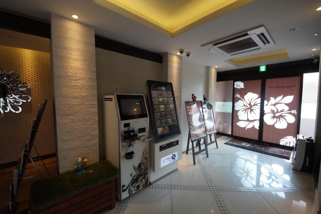 Hotel Lei (Adults Only) Фунабаши Екстериор снимка